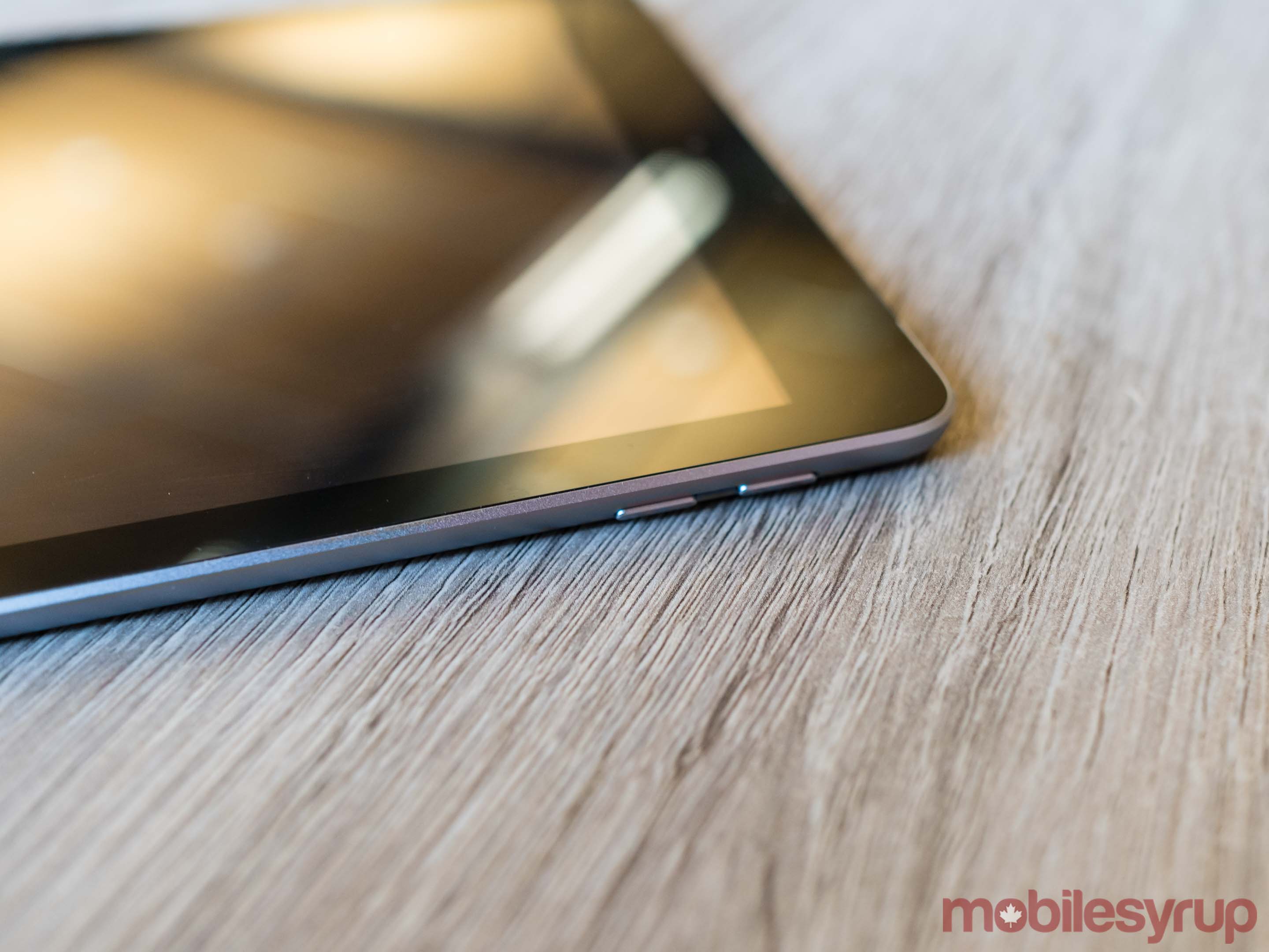 Side photo of 2017 Apple iPad showing volume rocker