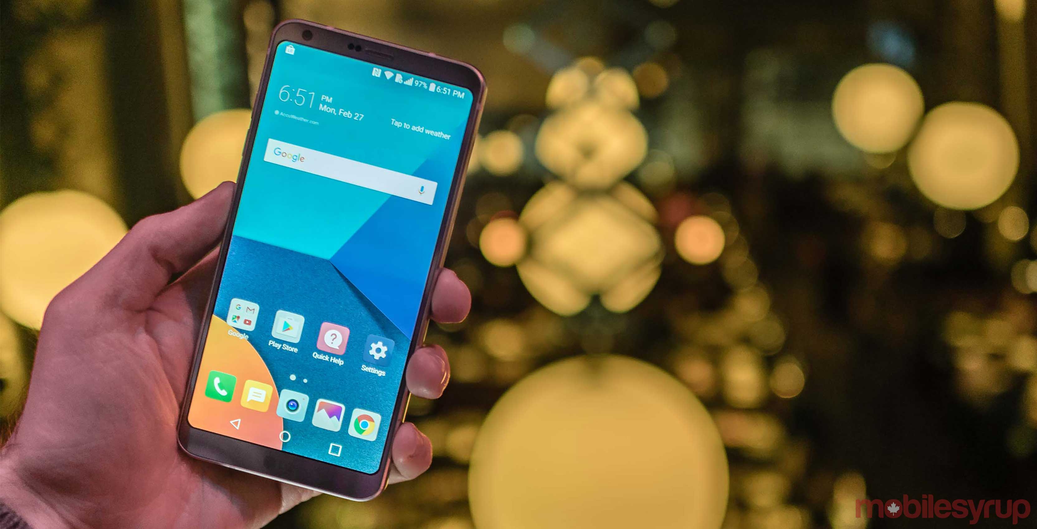 LG G6 in hand