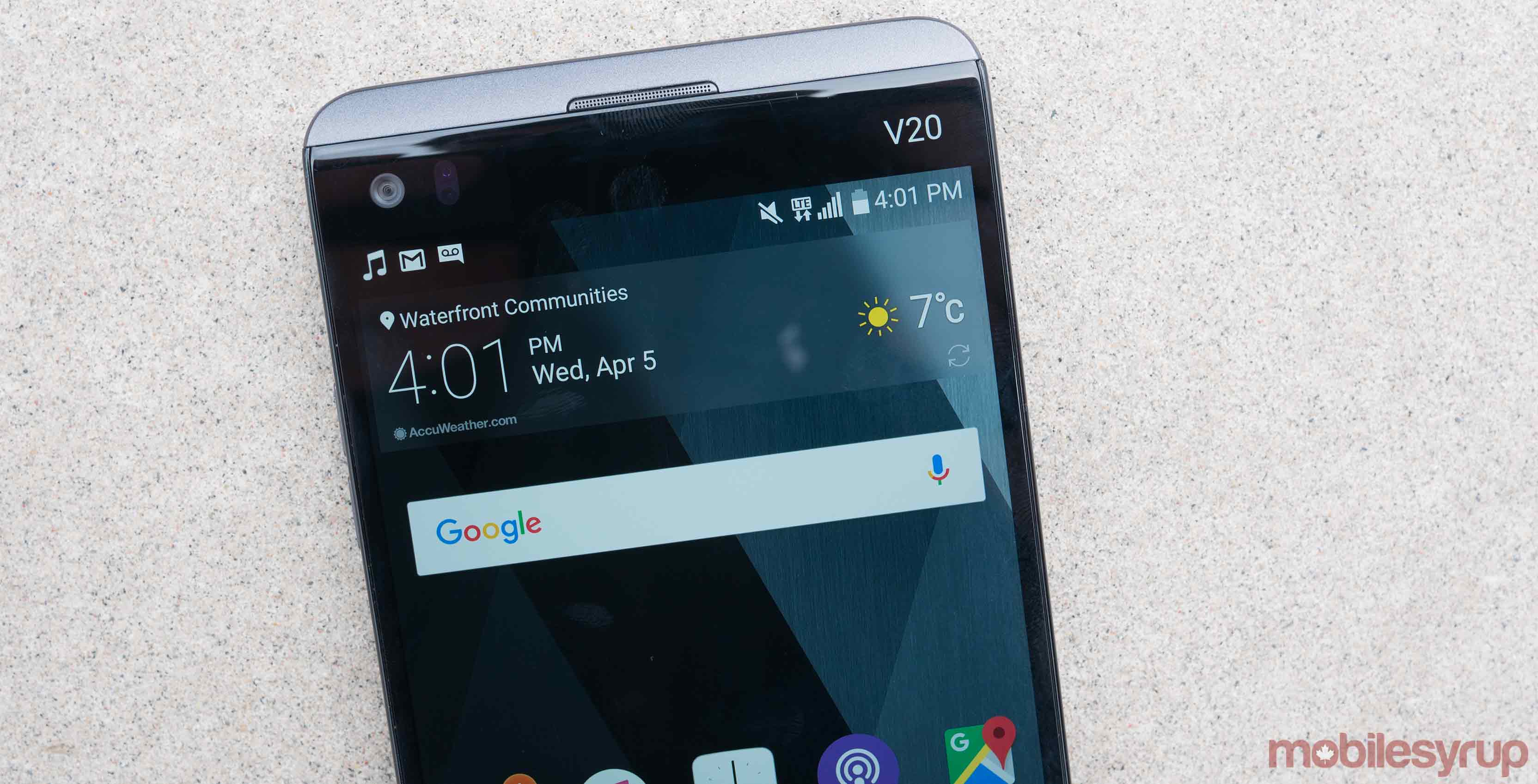 LG V30 secondary display