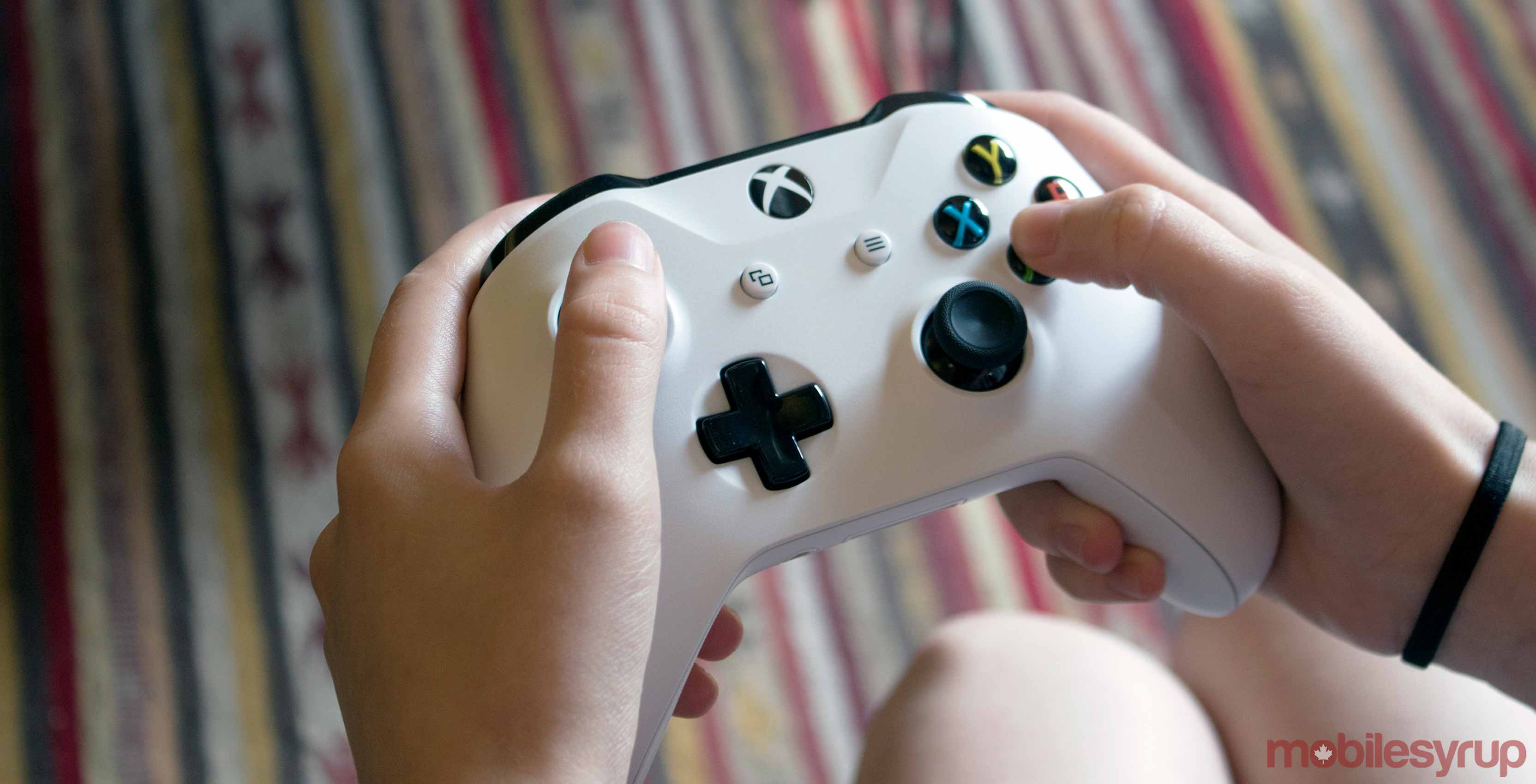 a Robot White Xbox One controller