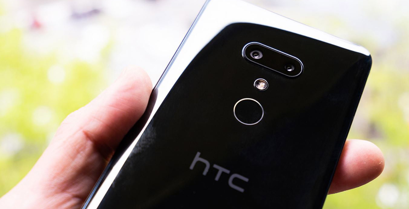 HTC U12+ in ceramic black