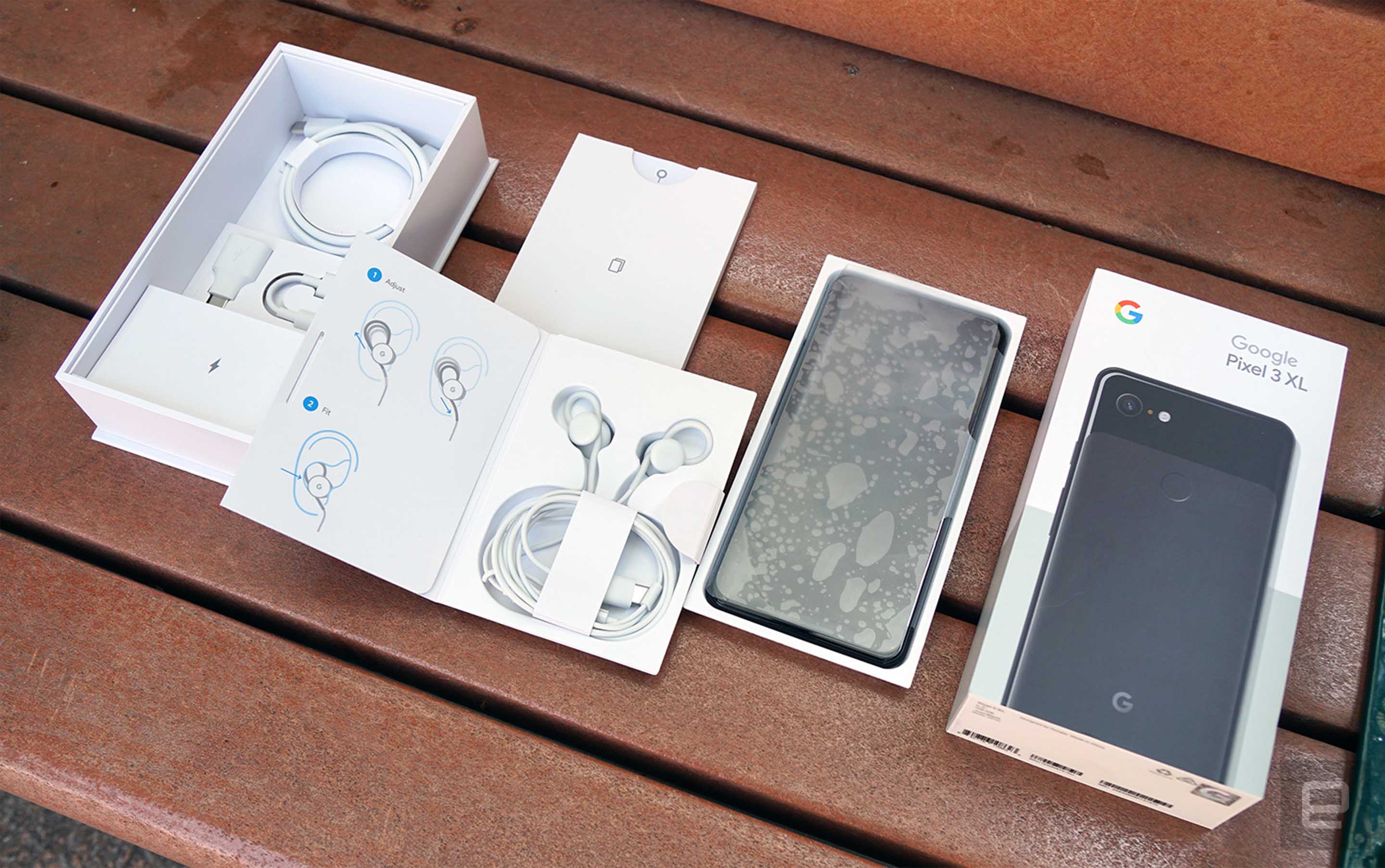 Pixel 3 XL box and accessories