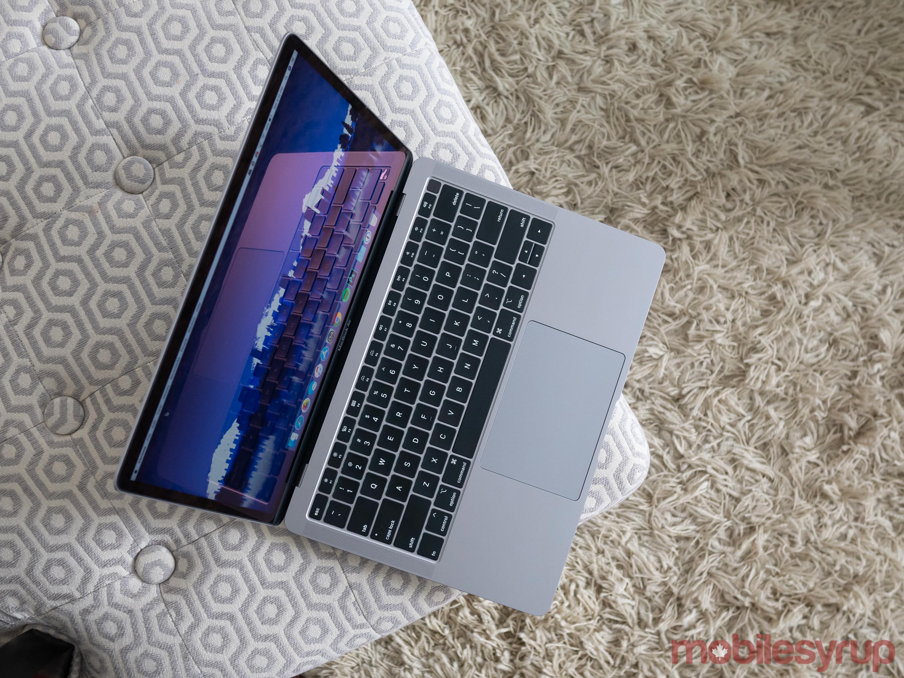 MacBook Pro 2018 on chair 