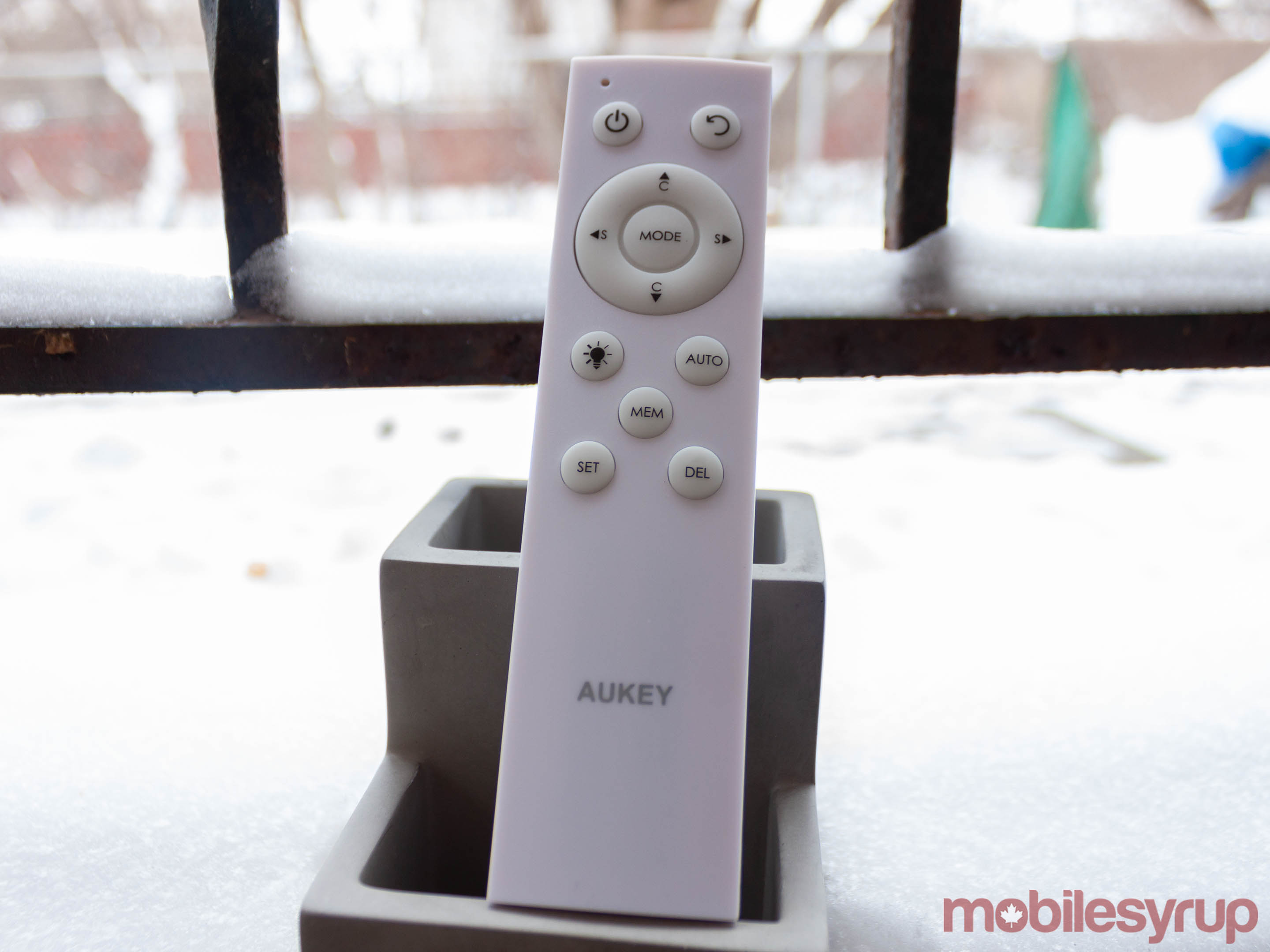 Aukey Aura remote