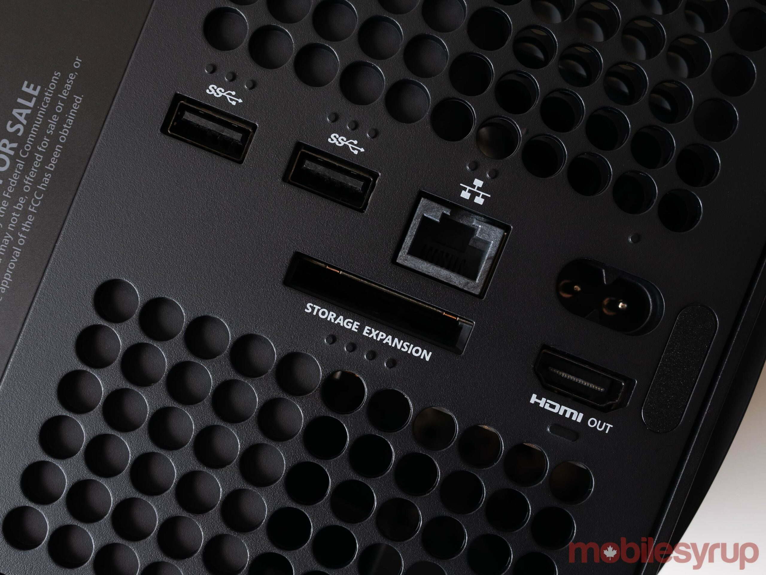 here-s-everything-you-need-to-know-about-the-xbox-series-x-and-s-in-canada