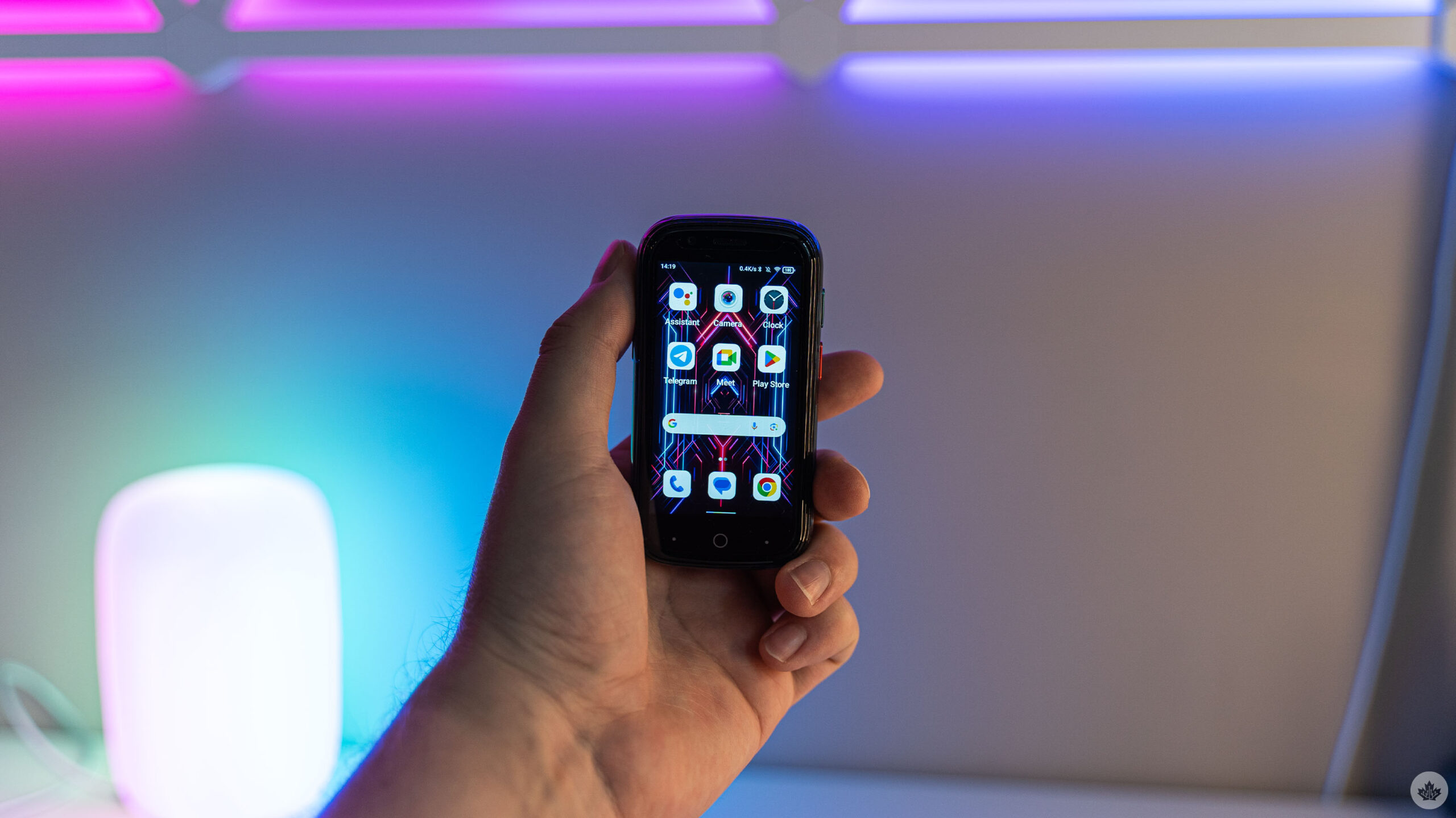 Unihertz's Jelly Star is the ultimate tiny telephone