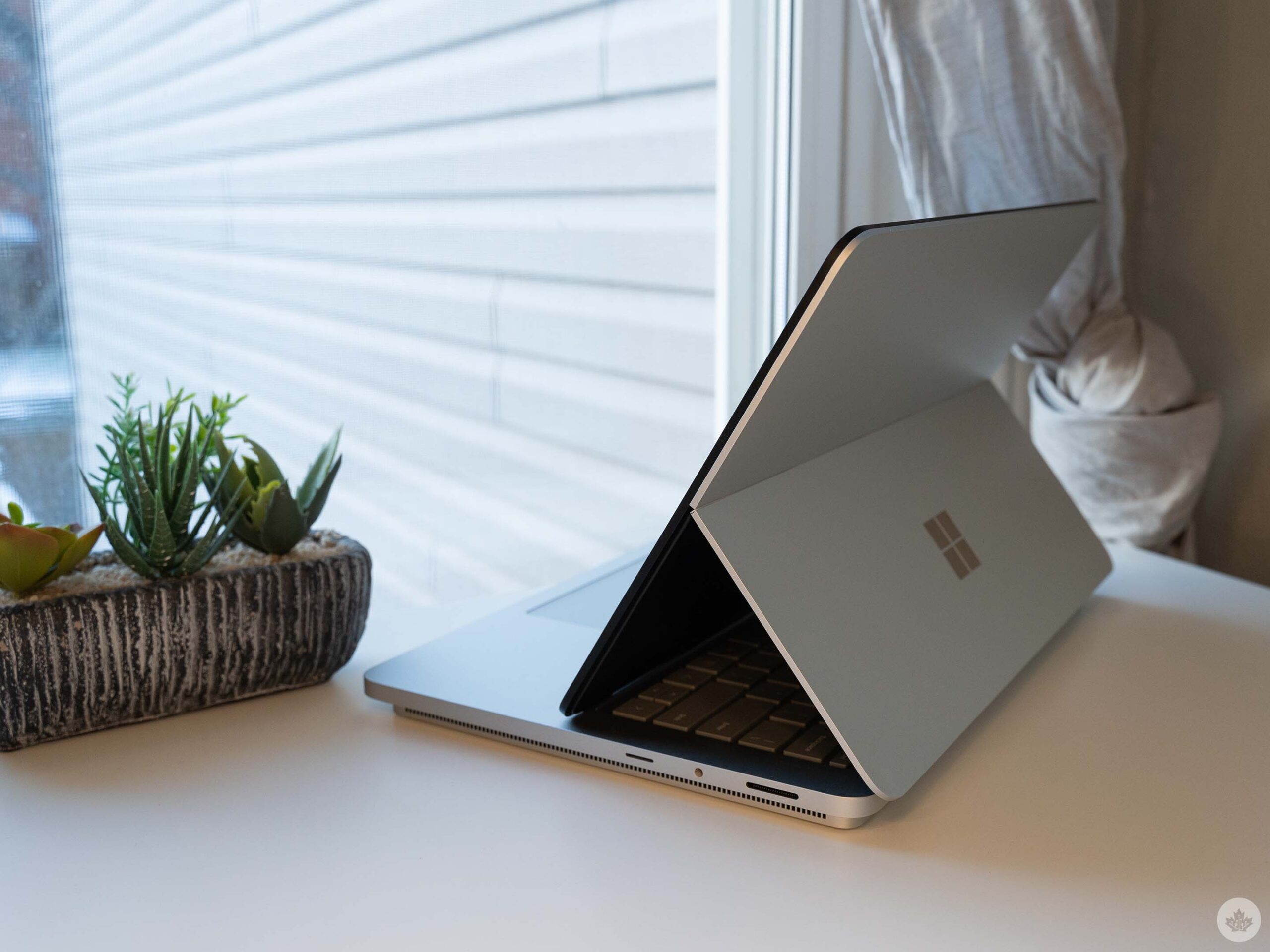The Surface Laptop Studio 2 makes all the same mistakes but faster