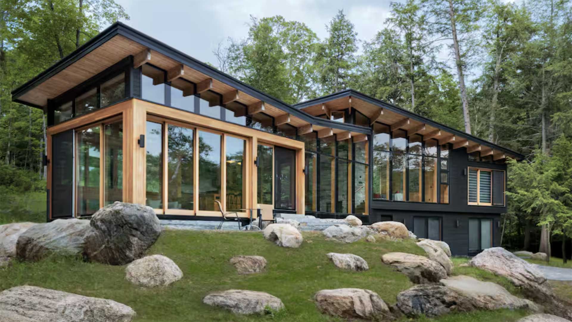 Heated Rivalry real cottage