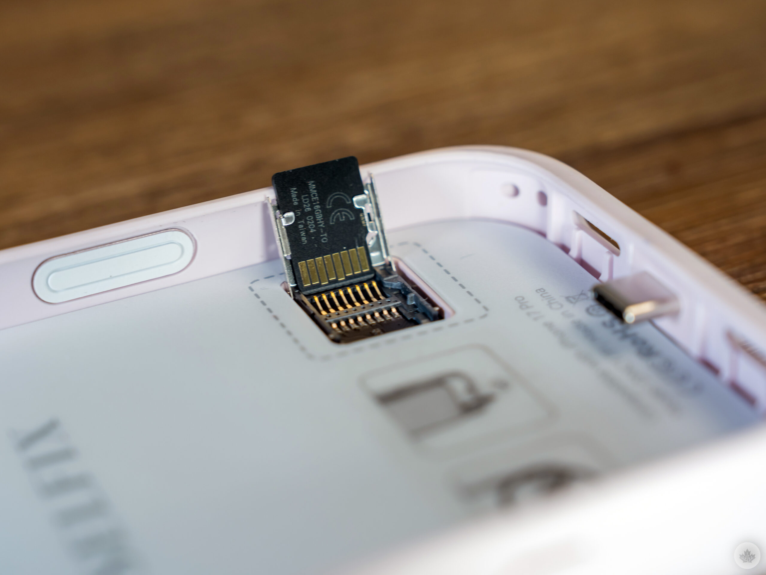 A case to disregard the iPhone’s entrance digital camera 1 Dockcase Selfix case memory card slot scaled