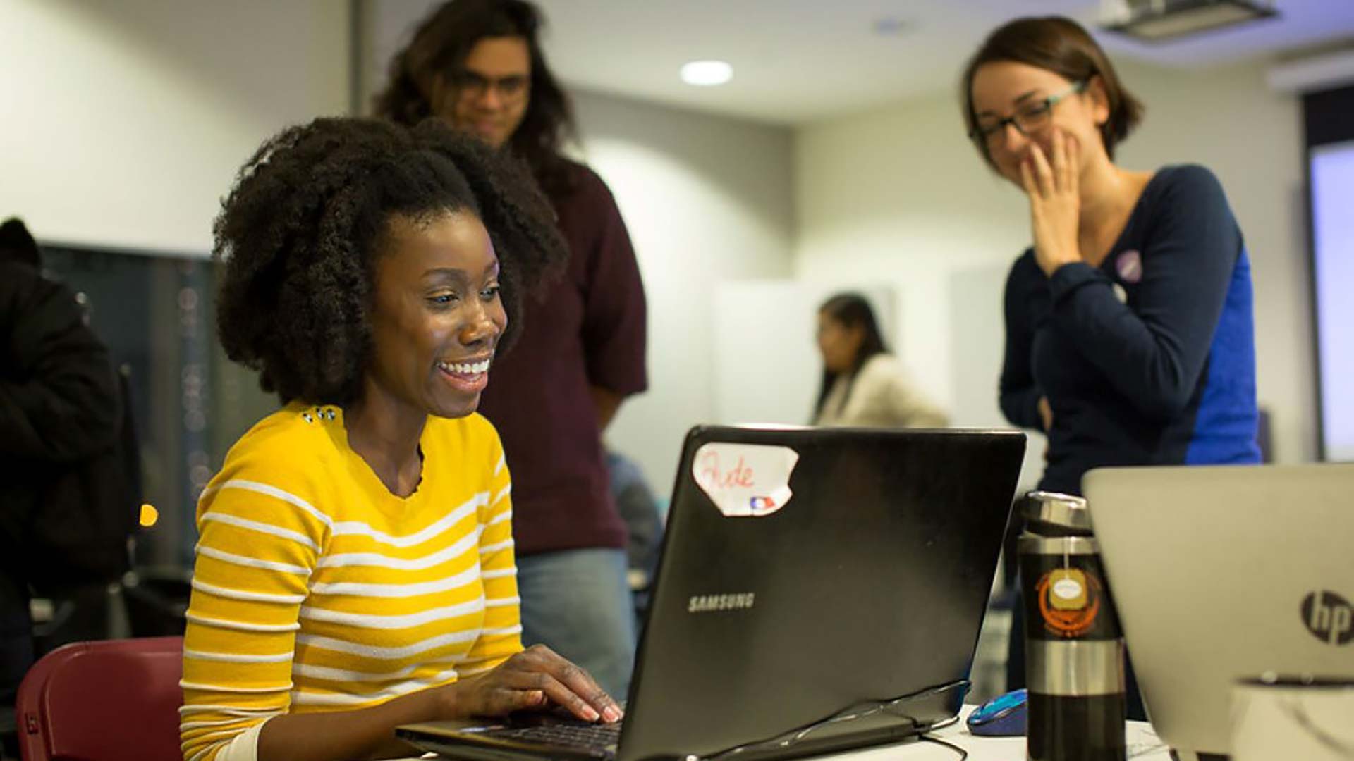 Gamerella girl on laptop