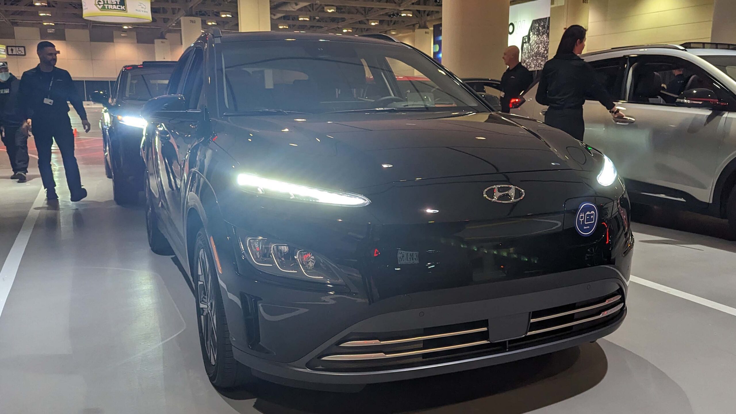 Transport Canada wants to hear from you about bright headlights